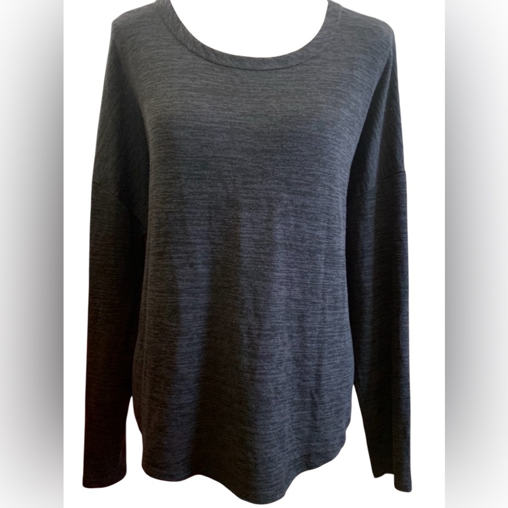 Time and Tru Gray Long Sleeve Relaxed Fit‎ Shirt Tail Hem Top, size large - Picture 4 of 6